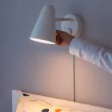 lampa-scienna-led-lampka-biala-regulowana-marka-ikea