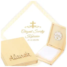 szatka-do-chrztu-na-chrzest-pudelko-imie-haft