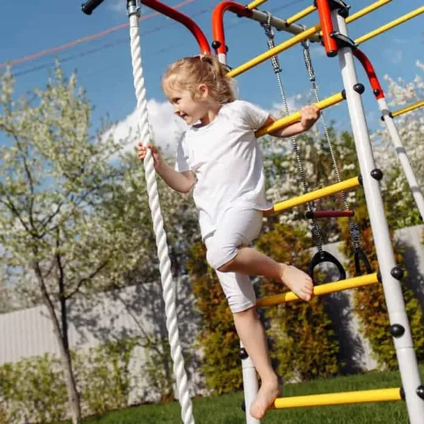 plac-zabaw-do-ogrodu-akrobata-plus-rodzaj-metalowe