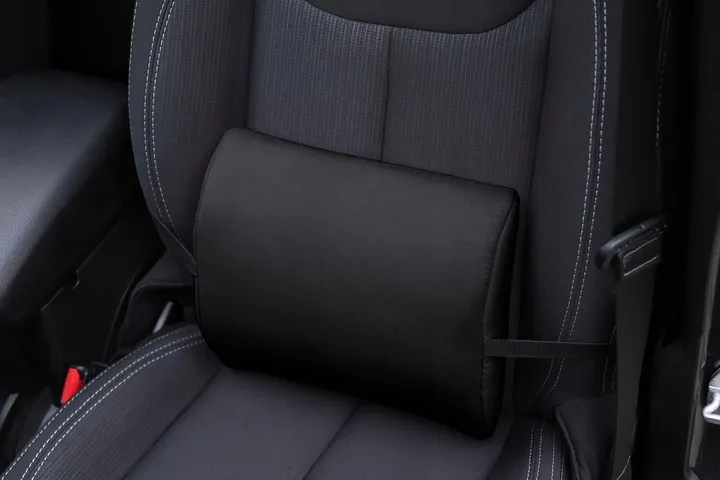 poduszka-ledzwiowa-pod-plecy-do-samochodu-memory