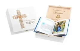 biblia-pismo-swiete-komunia-pudelko-grawer
