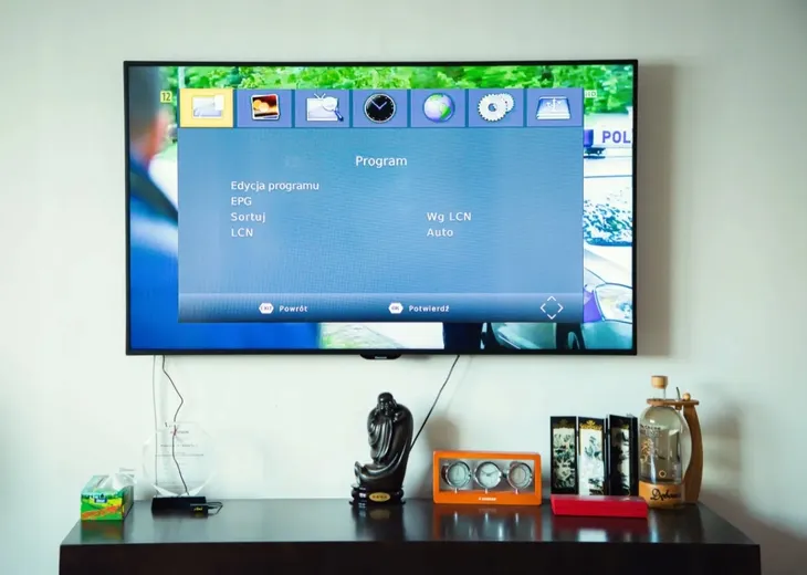 tuner-dekoder-cyfrowy-tv-hd-dvb-t2-hdmi-h-265-hevc-zalaczone-wyposazenie-adapter-usborinstrukcja-obslugi-w-jezyku-polskimorpilotorprzedluzka-hdmi