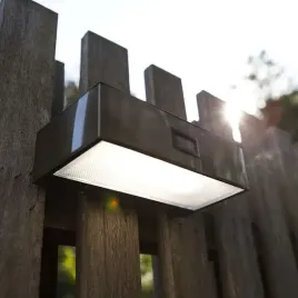 elewacyjna-lampa-solarna-brick-6908501308-lutec-prostokatna-oprawa-ogrodowa