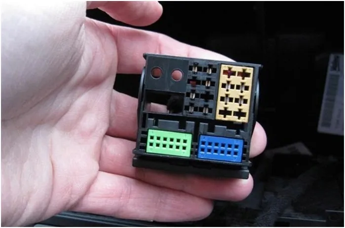 adapter-modul-bluetooth-aux-do-citroen-peugeot