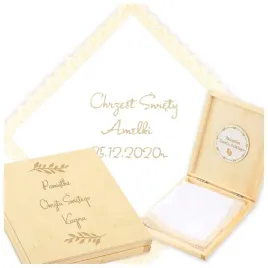 haftowana-szatka-do-chrztu-na-chrzest-pudelko