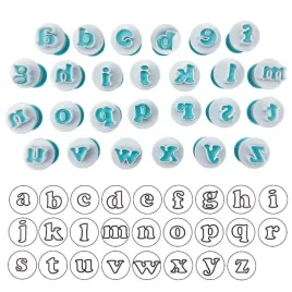 zestaw-wykrawaczy-z-tloczkiem-male-litery