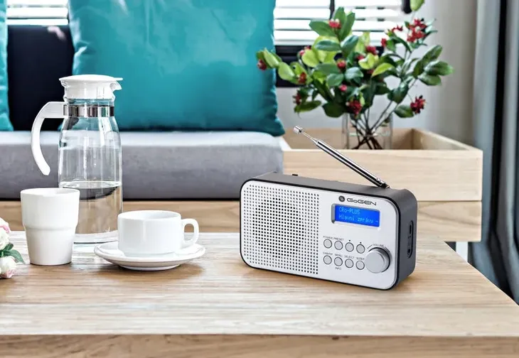 radio-przenosne-fm-dab-usb-budzik-akumulator-marka-gogen