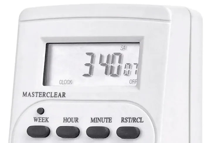 gniazdo-z-programatorem-czasowym-czasomierz-3600w-stan-nowy-rodzaj-produktu-wylacznik-pojedynczy