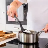 lyzka-cedzakowa-charcoal-grey-kitchenaid-stan-nowy