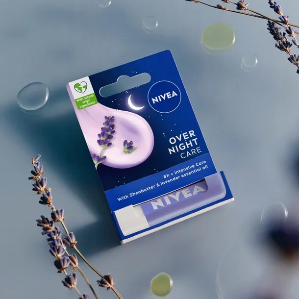 nivea-overnight-care-pielegnujaca-pomadka-do-ust-marka-nivea