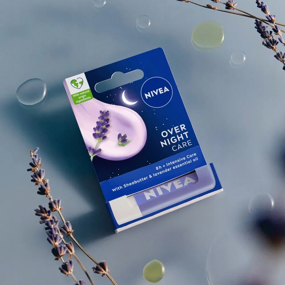 nivea-overnight-care-pielegnujaca-pomadka-do-ust