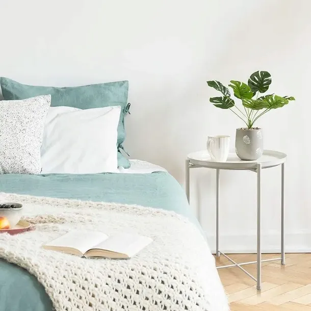 stolik-okragly-metalowy-w-stylu-loft-bialy