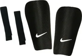 ochraniacze-pilkarskie-nike-j-guard-ce-sp2162-010s