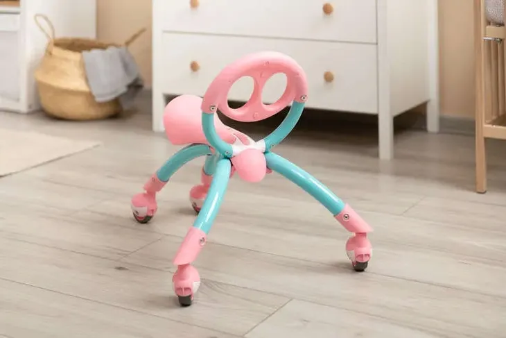 jezdzik-pchacz-beetle-pink