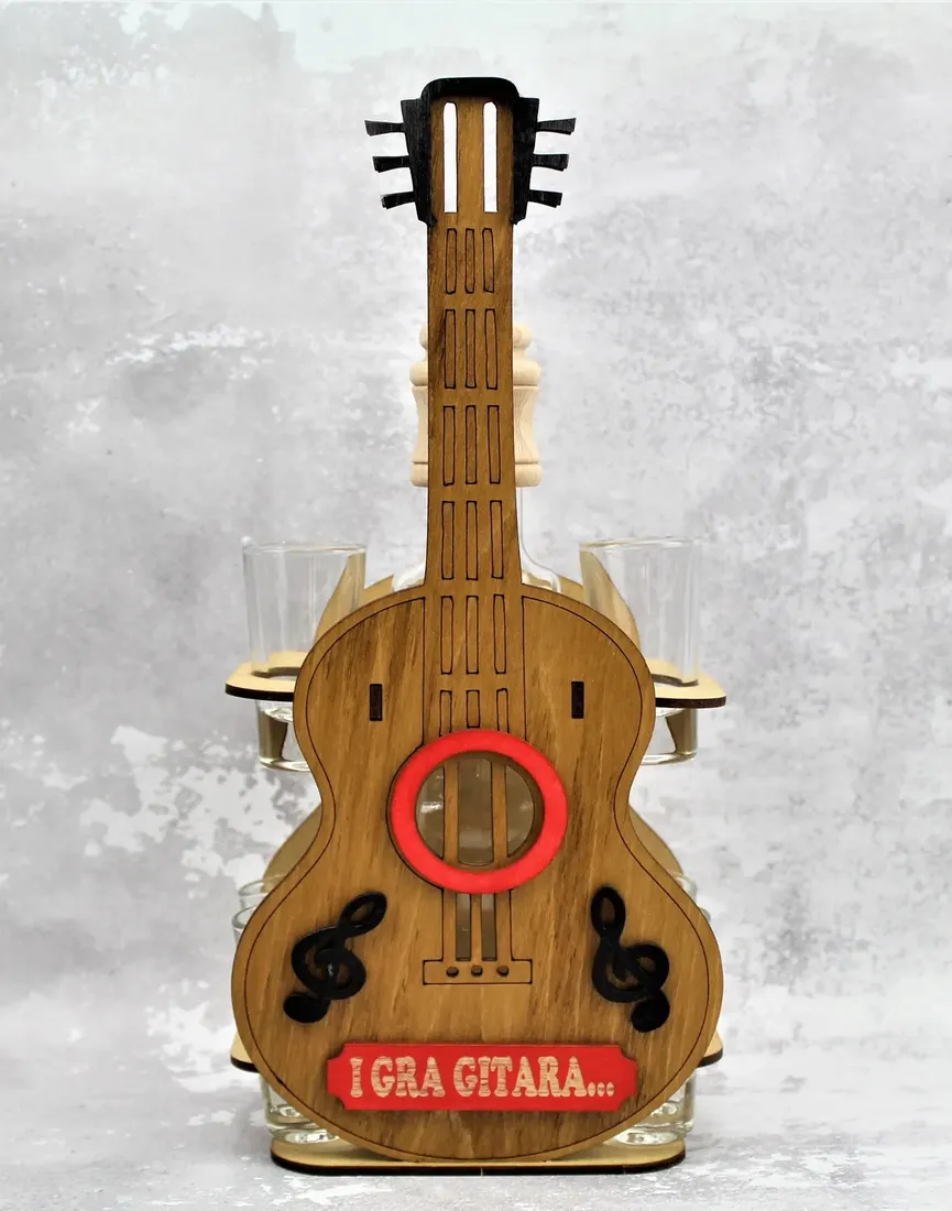 gitara-karafka05-l-z-kieliszkami-do-wodki-6-szt-zawieszka-gratis