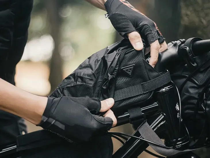 torba-rowerowa-topeak-loader-toploader-black-montaz-na-rame
