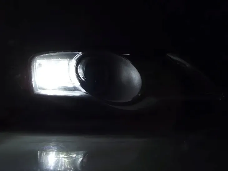 postoje-led-w5w-6x-5630-canbus-bmw-e46-e39-e36-e60-typ-zarowki-w5w
