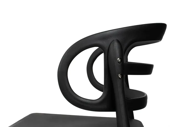 krzeslo-marcus-czarne-stan-nowy-wysokosc-mebla-78-cm