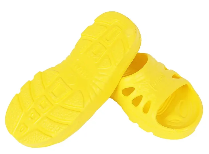 zolte-klapki-ibiza-demar-bohater-brak