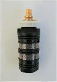 glowica-termostatyczna-do-paneli-deante-cubic-xnc05gup9