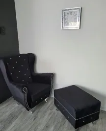pufa-podnozek-otwierany-z-fotel-uszak-z-krysztalami-glamour