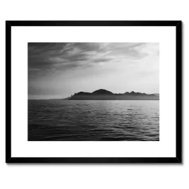 plakaty-w-ramie-50x40-krajobraz-z-zamglona-gora