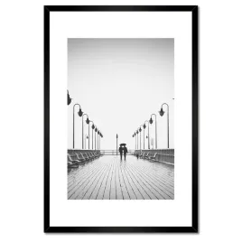 plakaty-w-ramie-40x60-zakochana-para-na-molo