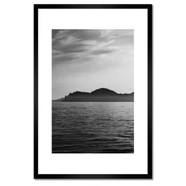 plakaty-w-ramie-40x60-krajobraz-z-zamglona-gora