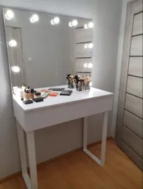 toaletka-ami-100-silver-biale-nogi-do-makijazu-makeupu
