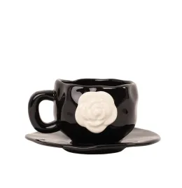 filizanka-ze-spodkiem-shp-biala-roza-coco-czarna