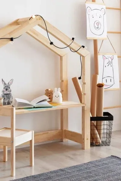 biurko-dzieciece-domek-pola-sosnowe