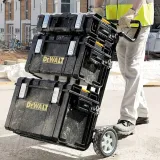 zestaw-combo-8-narzedzi-akumulatorowych-dewalt-stan-nowy-liczba-akumulatorow-4