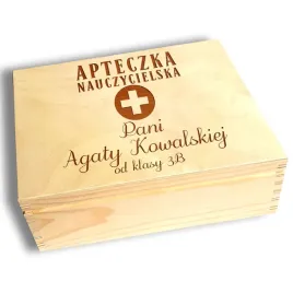 apteczka-niezbednik-na-dzien-nauczyciela-grawer