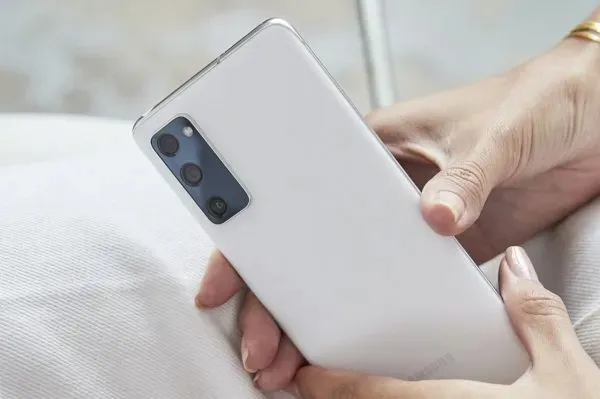 smartfon-samsung-galaxy-s20-fe-dual-sim-kolory-funkcje-aparatu-cyfrowa-stabilizacja-obrazu-autofocus-nagrywanie-wideo-hdr-wykrywanie-twarzy