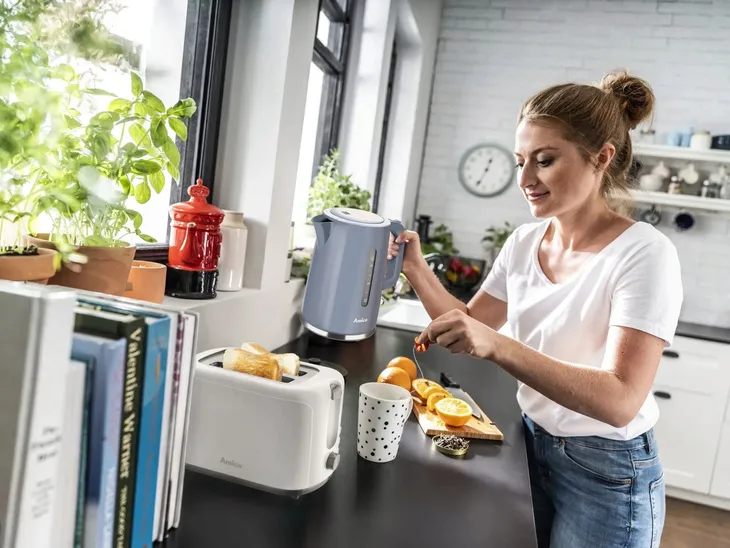 czajnik-amica-kf1013-wysokosc-produktu-23-cm