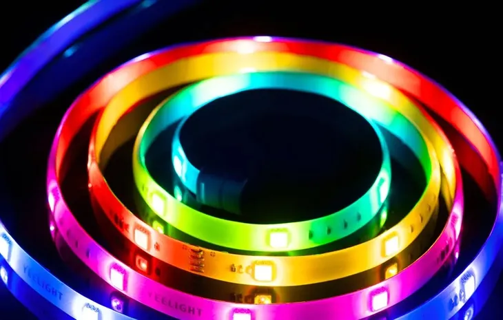 inteligentna-tasma-led-yeelight-lightstrip-pro-2m