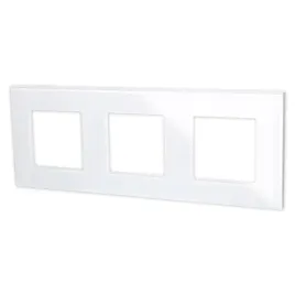 ramka-do-gniazdek-typ-f-potrojna-biala-lub-czarna