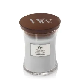 srednia-swieca-lavender-and-cedar-woodwick