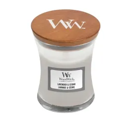 mala-swieca-lavender-and-cedar-woodwick