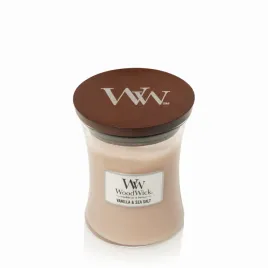 srednia-swieca-vanilla-and-sea-salt-woodwick