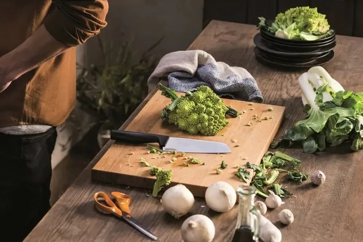 noz-typ-santoku-hard-edge-s-material-ostrza-ze-stali