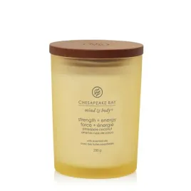 srednia-swieca-strength-and-energy-pineapple-coconut-chesapeake-bay-candle