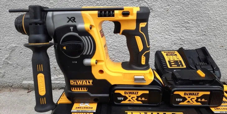 mlotowiertarka-18v-sds-plus-xr-bl-maksymalna-srednica-wiercenia-w-metalu-13-mm