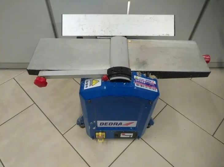 grubiarko-wyrowniarka-1400w-210mm-szerokosc-strugania-204-mm