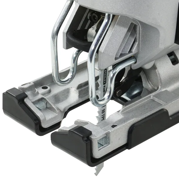 wyrzynarka-710w-zasilanie-sieciowe