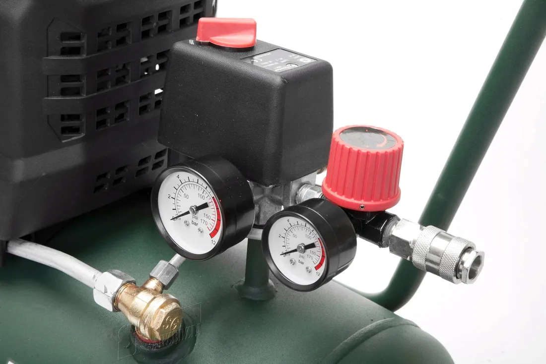 kompresor-bezolejowy-24l-basic-250-24-w-of-stan-nowy