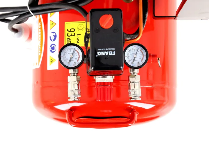 kompresor-olejowy-100l-400v-kd404-wydajnosc-teoretyczna-580-l-min