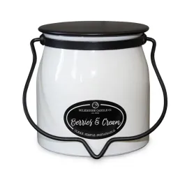 srednia-swieca-berries-and-cream-milkhouse-candle