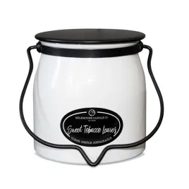 srednia-swieca-sweet-tobacco-leaves-milkhouse-candle