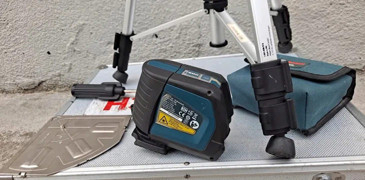 laser-krzyzowy-gll-2-10-dokladnosc-pomiaru-0-3-mm